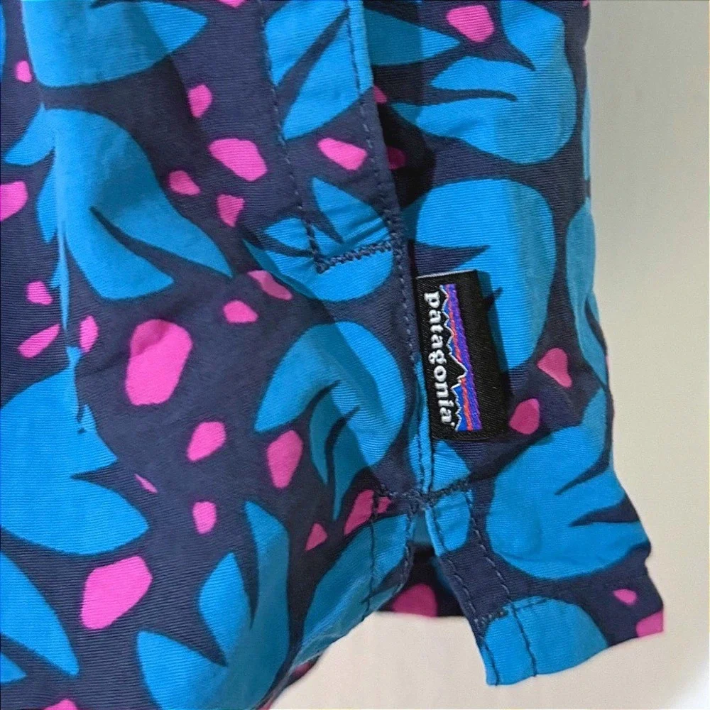 Patagonia Baggies Shorts Womens Small Blue Pink Floral Print 2.5 Inseam 57058 - Picture 2 of 6